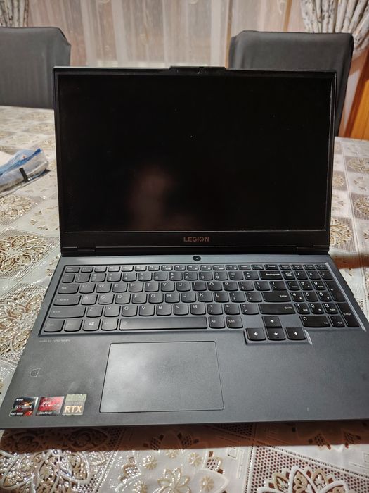 Laptop Gaming Lenovo Legion – Ryzen 7 / RTX 2060 / 16GB RAM – Stare foarte bună