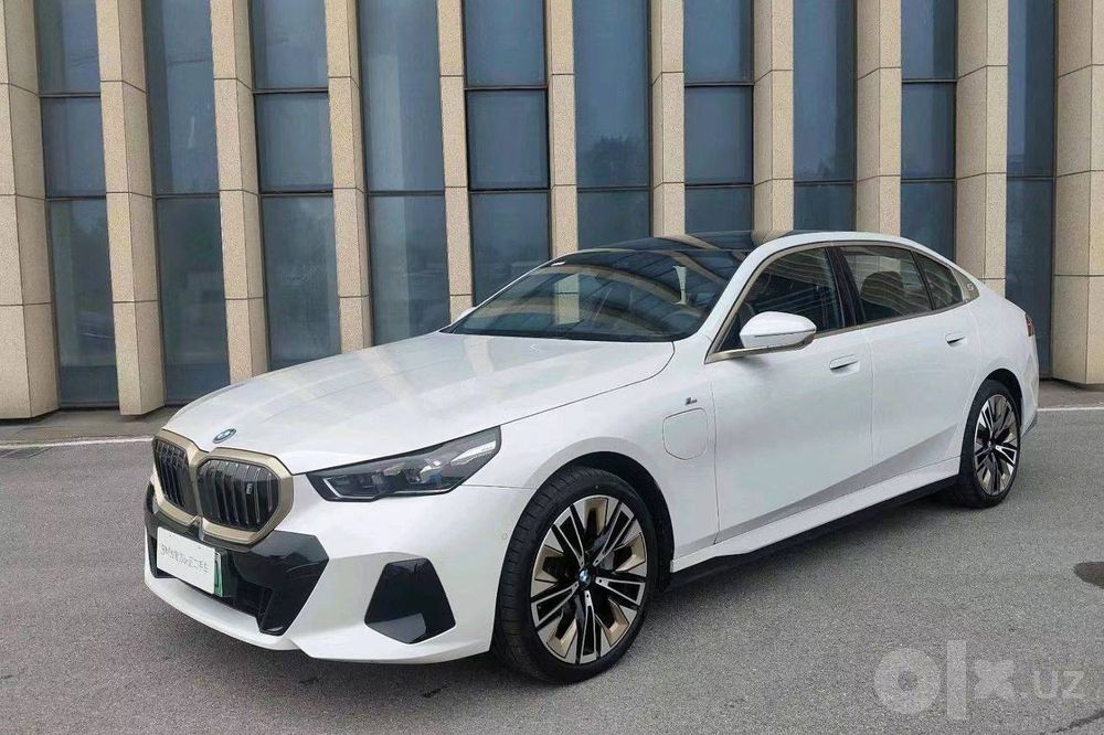 BMW i5 L50 Gold paket