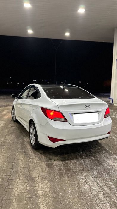 Hyundai accent 2015