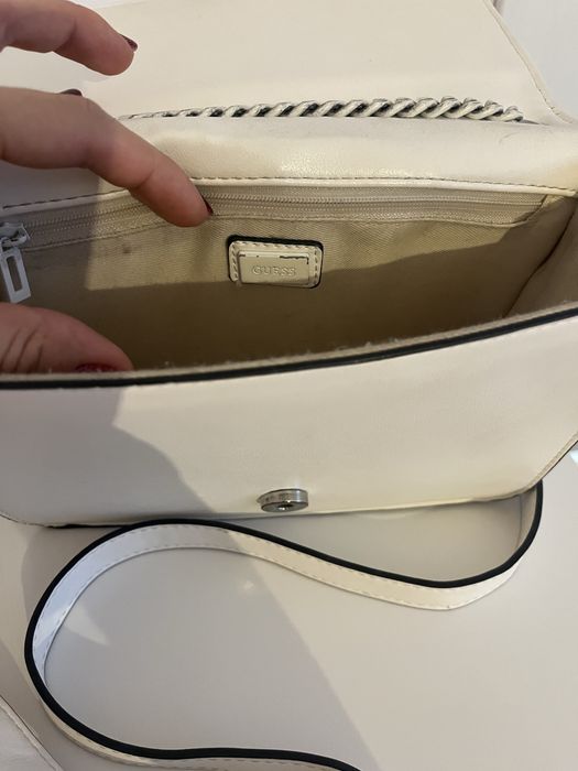 Бяла Чанта Guess