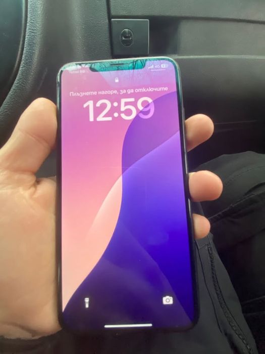 Продавам iphone XS MAX