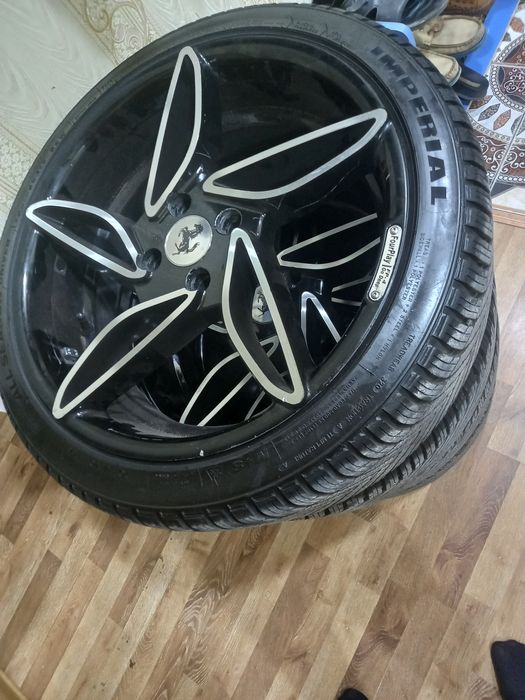 Rasrochka bor Diska balon Banan Ferrari