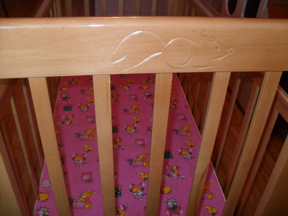 Детская кроватка с матрасом