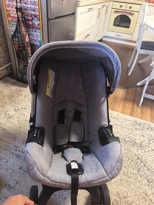 Коляска автолюлька