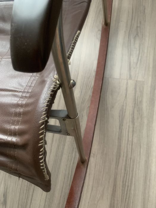 Продам кресло качалку