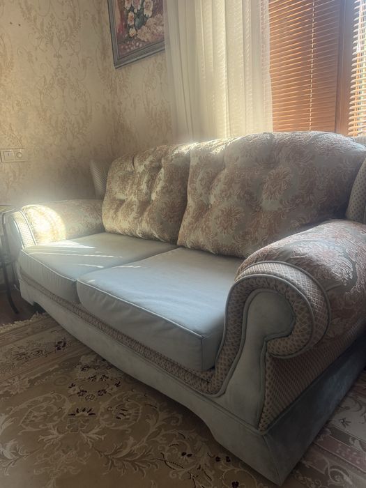 Диван ( гобелен , велюр)
