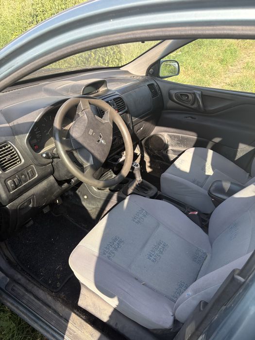 Продава се на части Mitsubishi Spce Star 2002