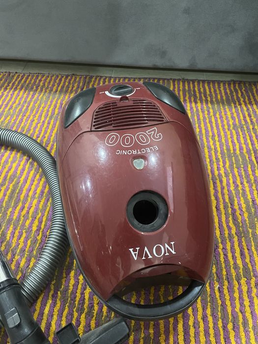 Рабочий пылесос Nova в хорошем рабочем состоянии