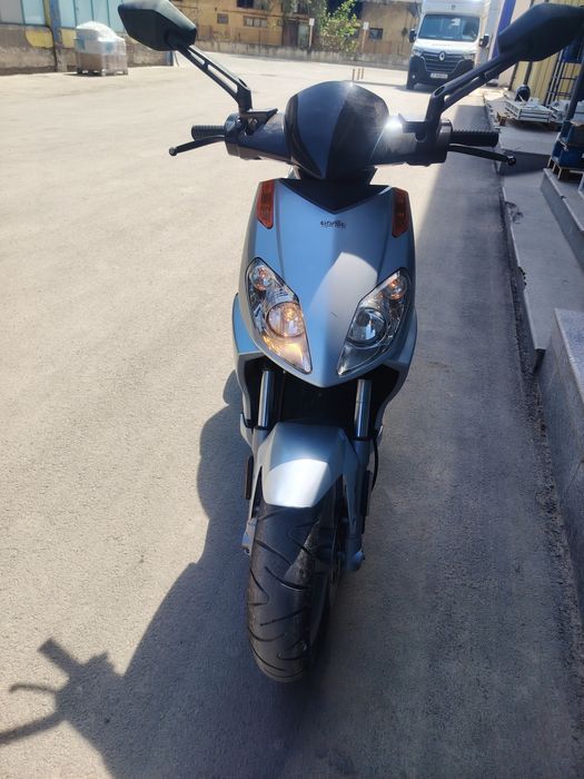 Скутер Aprilia 50 cc