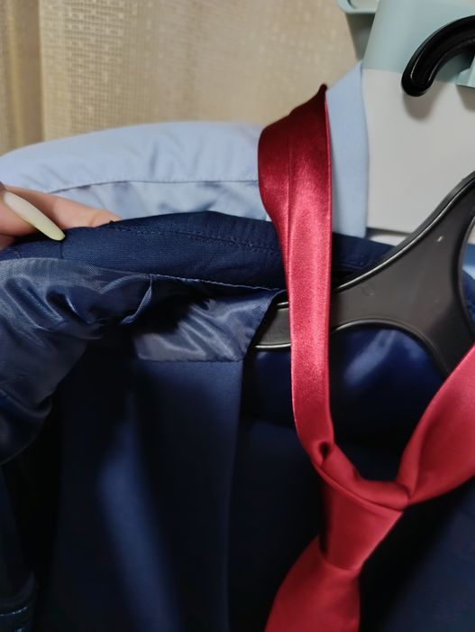 Продам костюм тройка