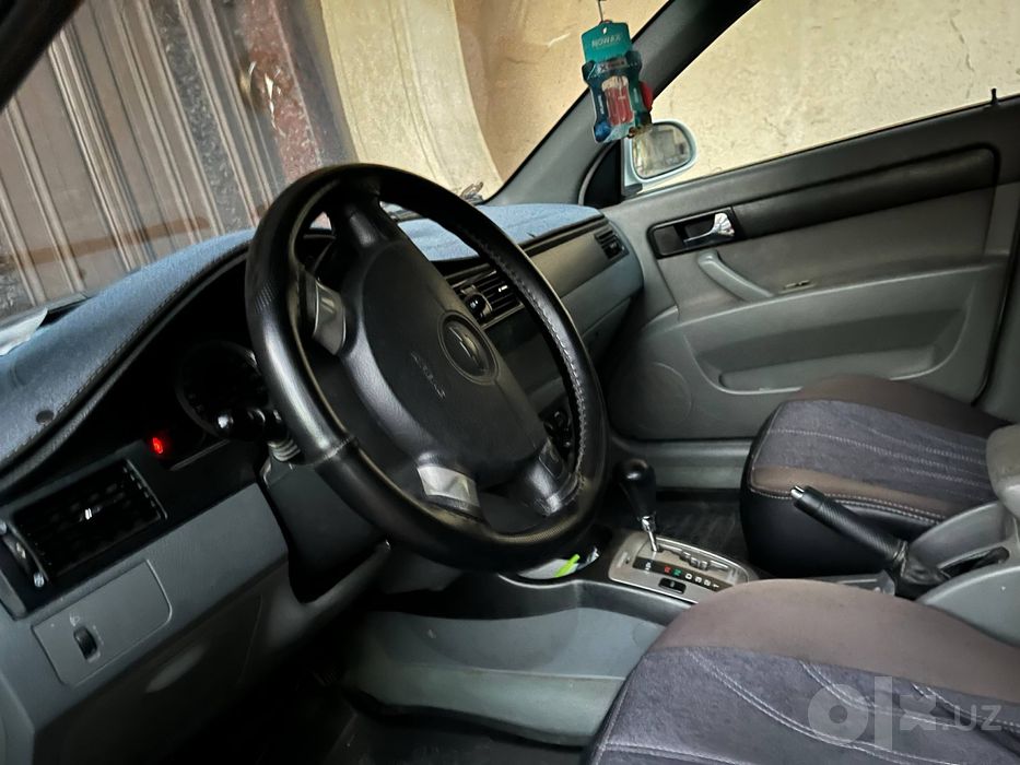 Машина Lacetti Chevrolet