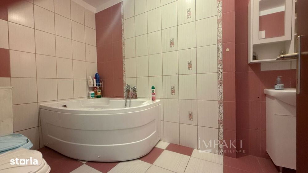Apartament pe 3 niveluri cu 4 camere in Manastur