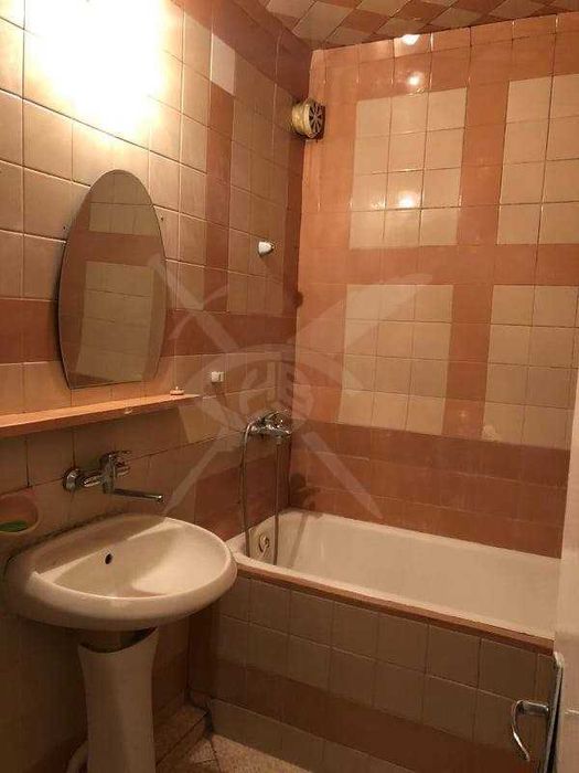 Дава се под наем Тристаен апартамент в Пловдив, Кършияка - 100 кв.м за 518.67 € - Снимка #6