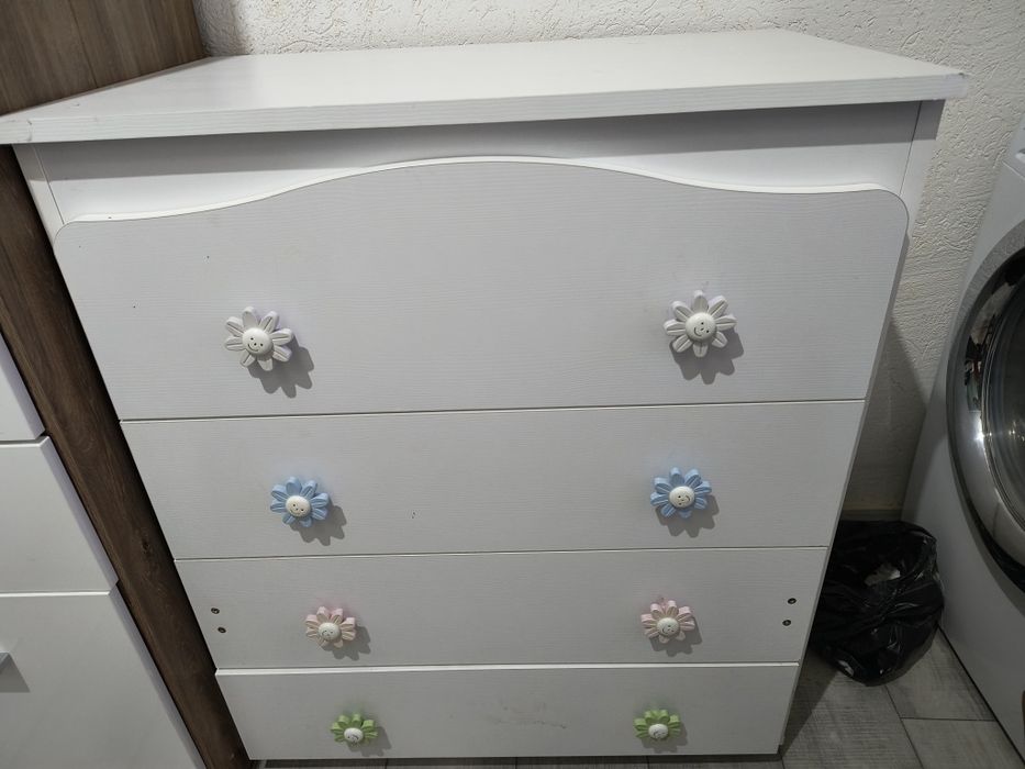 Бял скрин в добро състояние