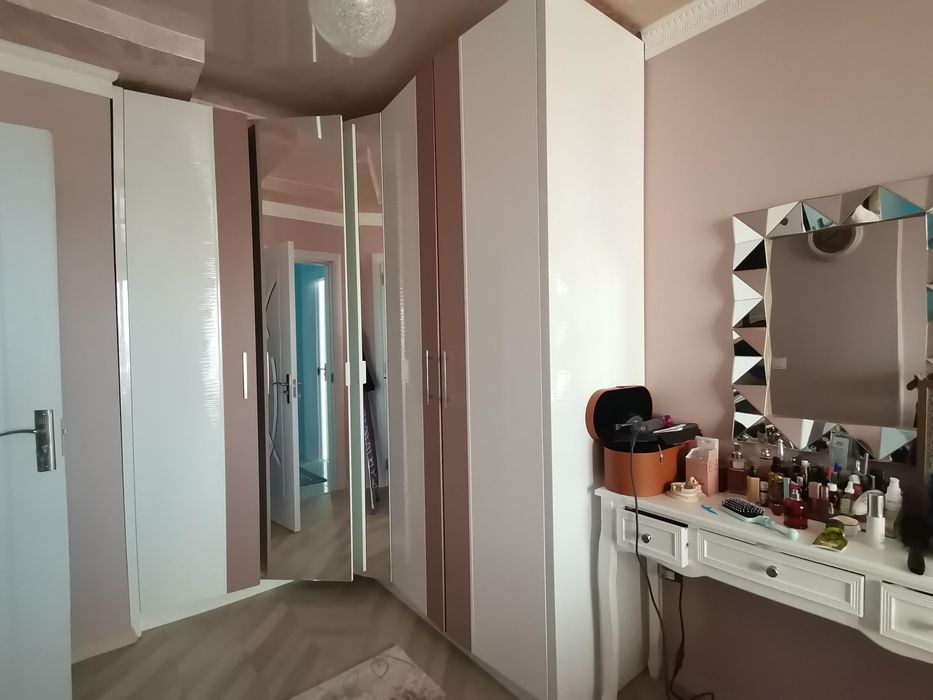 Продава се Тристаен апартамент в Бургас, Зорница - 126 кв.м за 2540 €/кв.м - Снимка #5