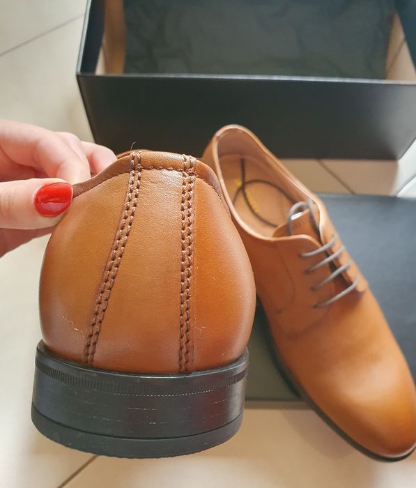Pantofi din piele
