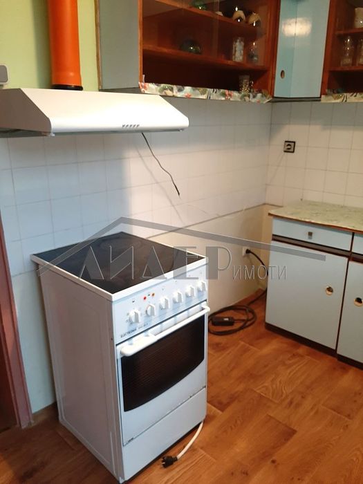 Дава се под наем Тристаен апартамент в Пловдив, Център - 80 кв.м за 346.8 € - Снимка #8