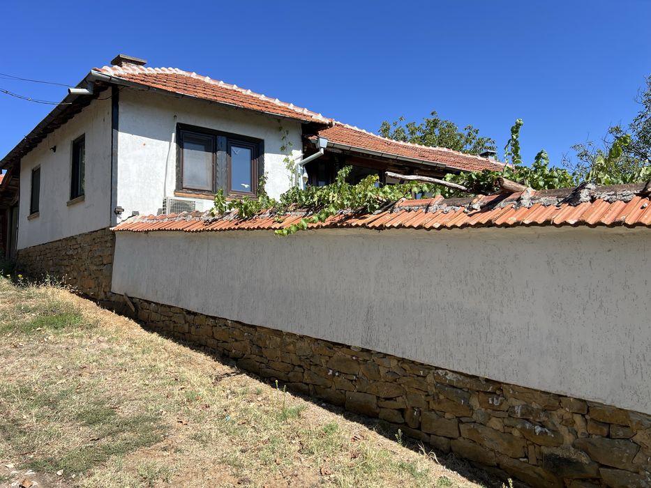 Автентична Реновирана къща в с.Радювене