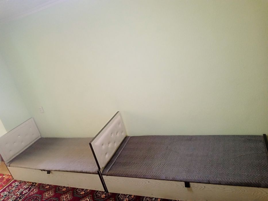 Состояние Зур Бир кишилик кроват сотилади срочна нархи 1 млн