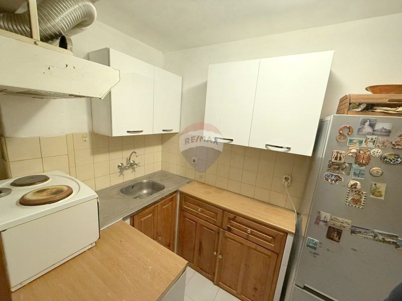 Продава се Тристаен апартамент в Варна, Спортна зала - 6927 кв.м за 16 €/кв.м - Снимка #12
