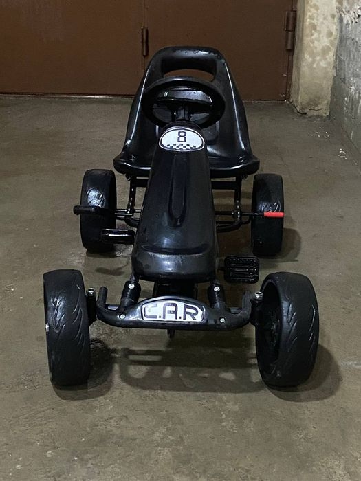 Болалар автомашинаси ойинчок сотилади