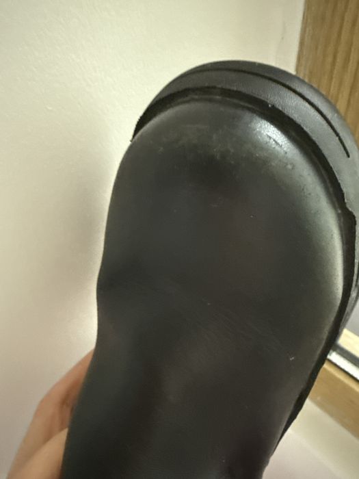 Продам детские сапоги кожа