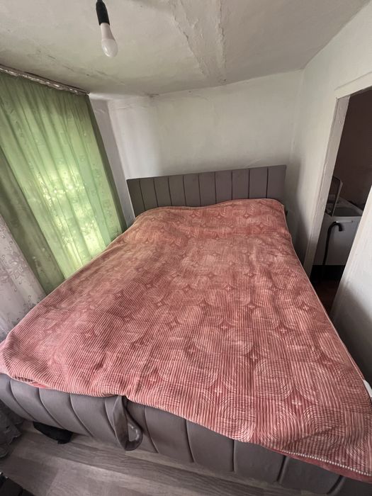 Прожается кровать 180 на 200