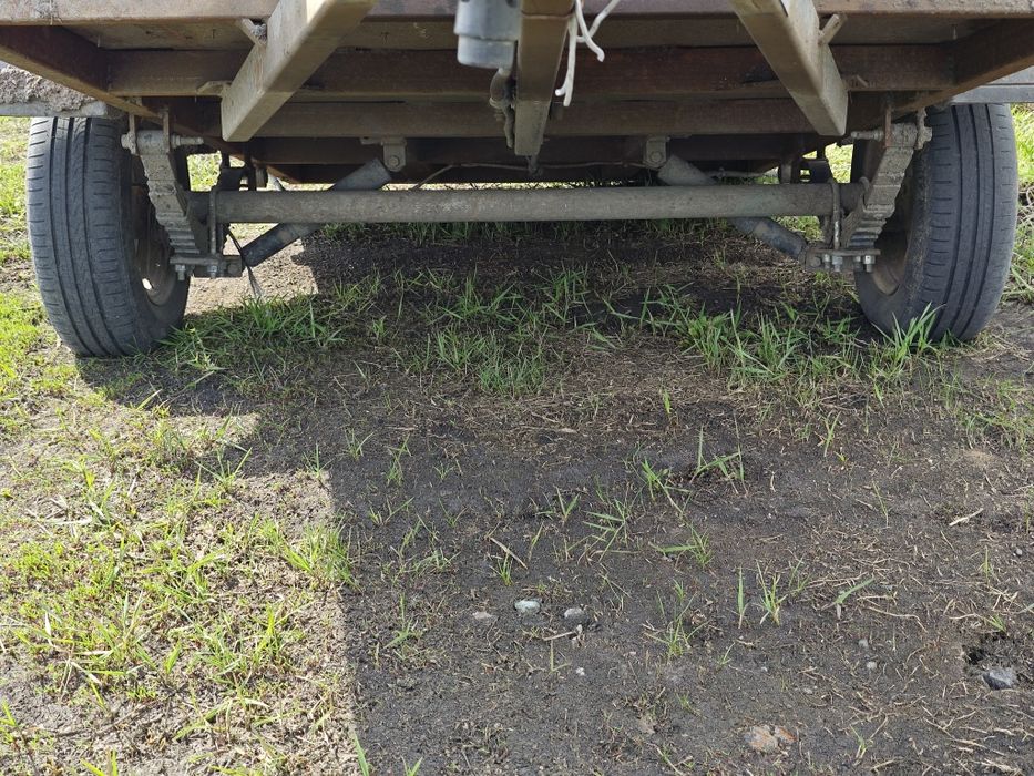 Скотовозка легковой