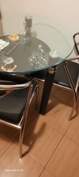 Masa bucătărie cu 3 scaune