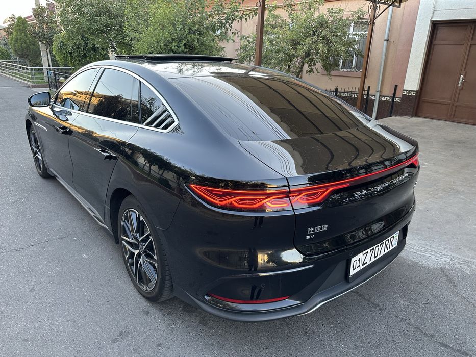 BYD Han 635 km Restyling 2025/26 Rangi qoraga/jigarrang salo’n