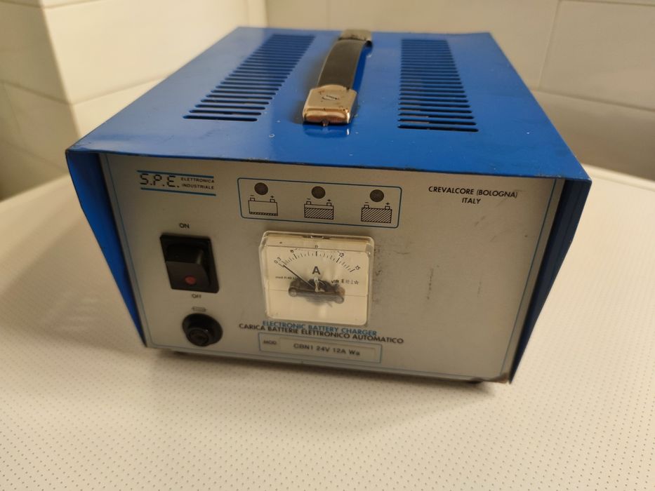 Redresor profesional 24V/12A industrial Italia