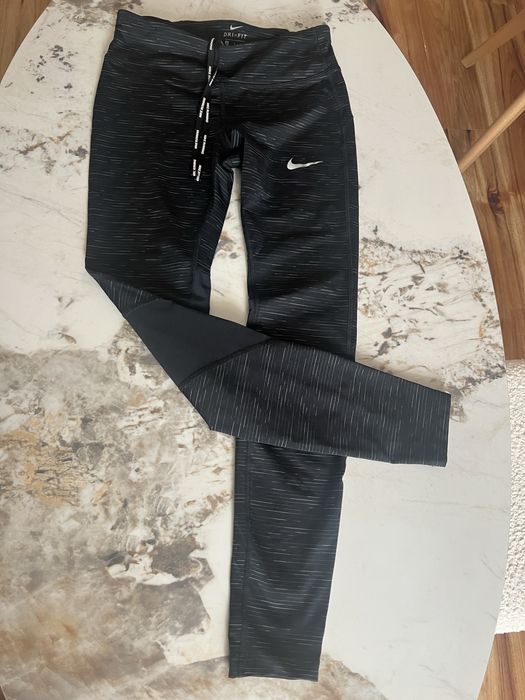 Дамски спортни дрехи Nike