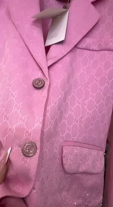 Уникални розово сако М размер с камъни Gucci