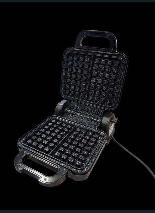 Гофретник въртяща основа LITTLE BALANCE 8805 Flip Waffles1200W,