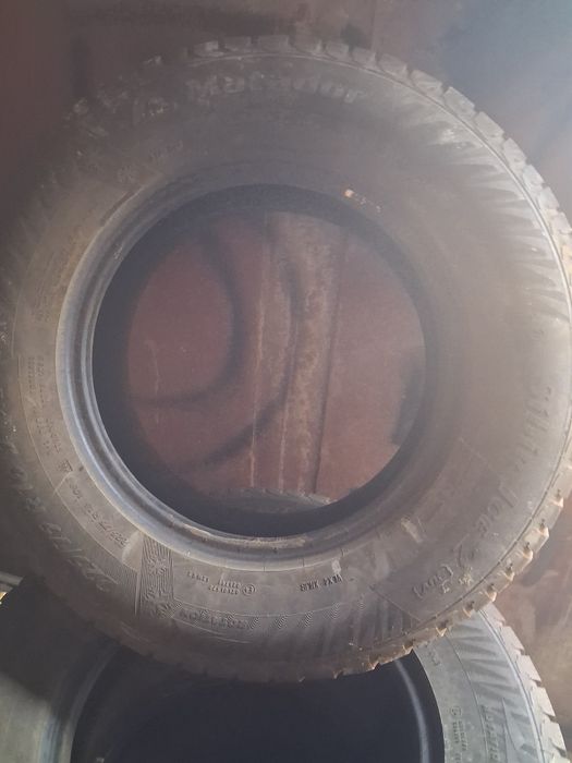Продам резину 225/75r16