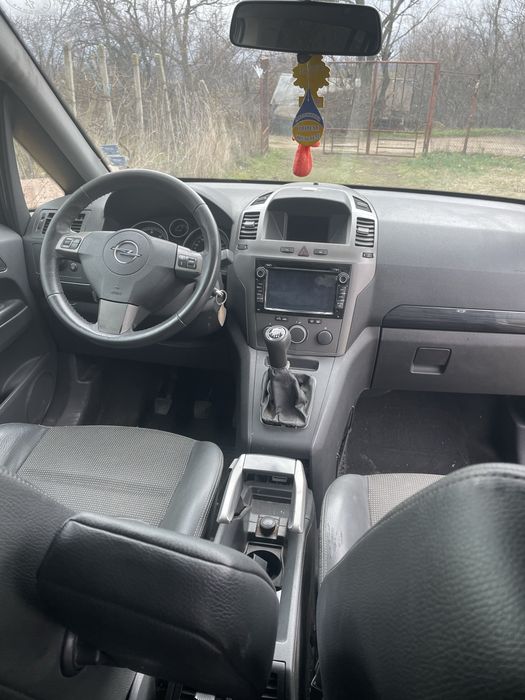 Opel Zafira B/Опел Зафира Б 2007г 1.9 120к.с за части