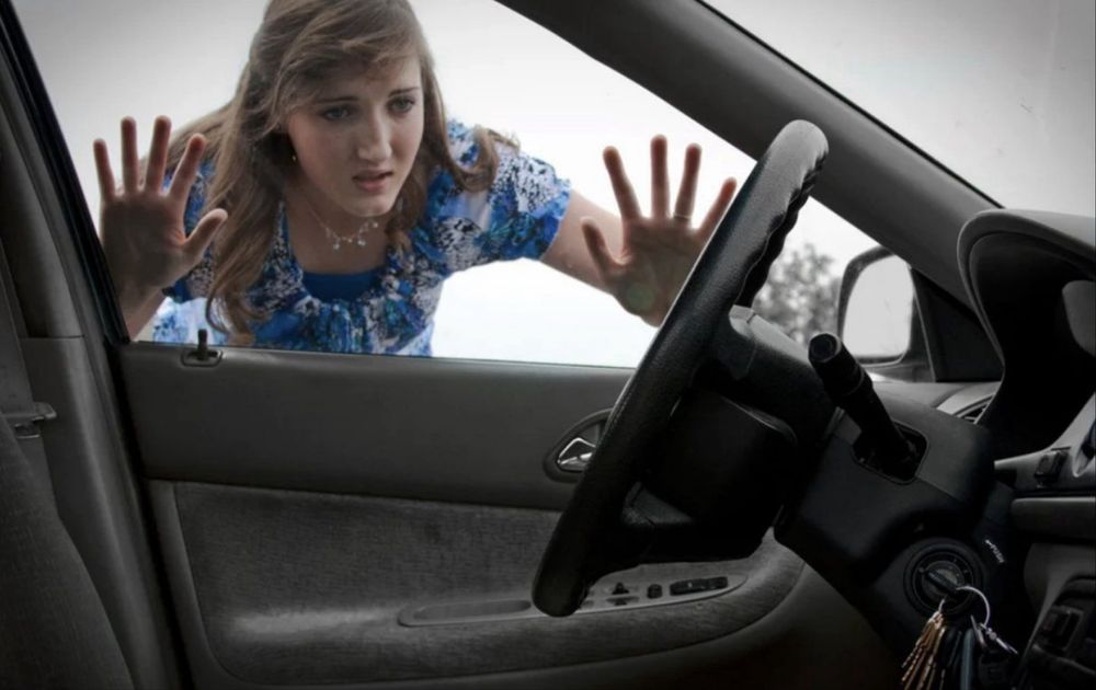 Mashina ochish Moshina ochish 24/7 вскрытие авто срочный eshik ochish