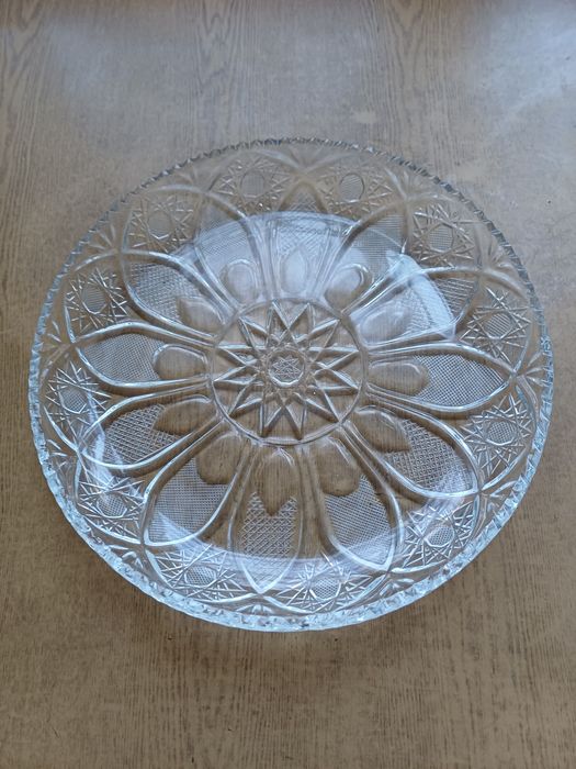 кристални подноси