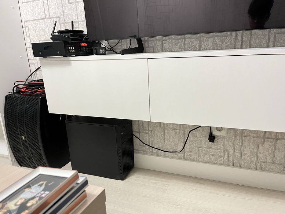 Полка настенная, для телевизора