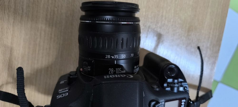 Vând Canon 30 V- Date