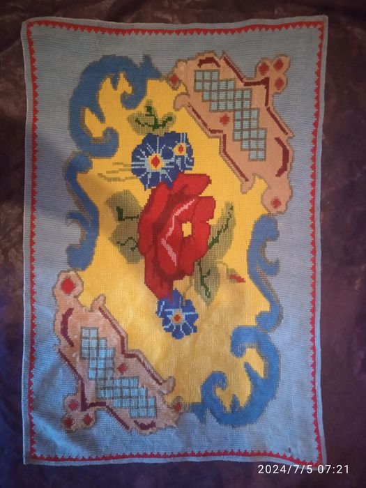 Țesături lucrate manual