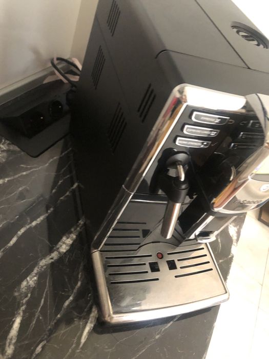 Еспресо кафемашина Philips Saeco Incanto