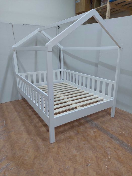 TRANSPORT GRATUIT.Pat tip casuta,cod 413