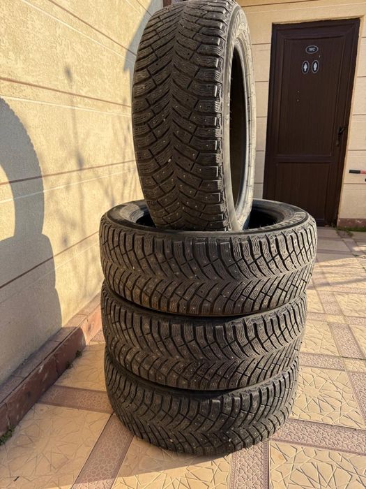 Зимние шины 235/55/20