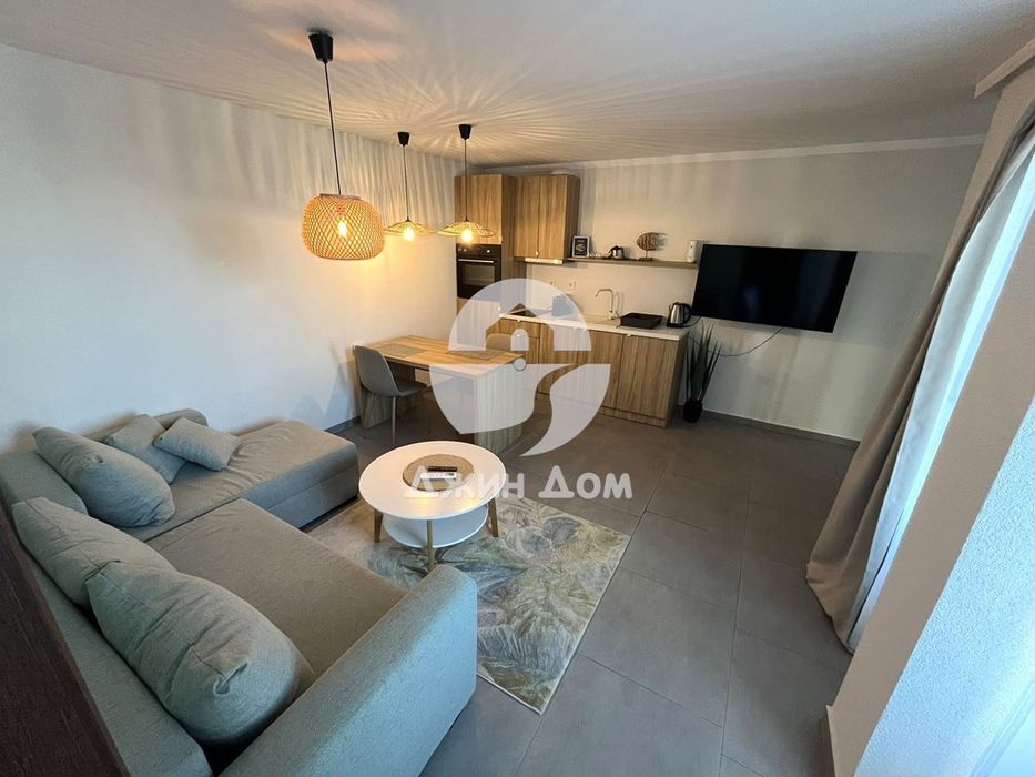 Двустаен апартамент с ГЛЕДКА МОРЕ в жилищна сграда, гр. Созопол