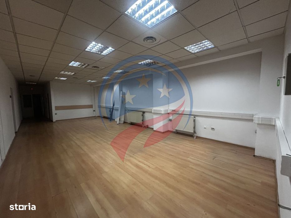 Clădire comercială P+2E, 900 mp