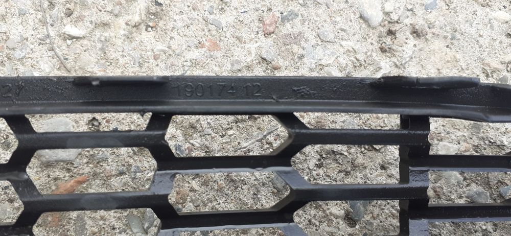 Дясна Решетка За Предна Броня  BMW F10 F11  M-Sport  2009-2017 Година