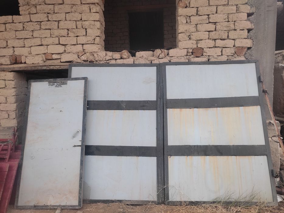 Дарвоза сотилади