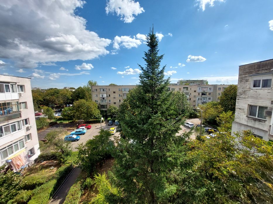 Proprietar. Vând apartament  2  camere Ploiești Nord (Cameliei) – Decomandat, 2 balcoane, vedere liberă