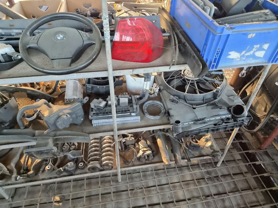 Capota Aripa Usa Portbagaj BMW E90LCI( mecanica interior)(se vinde si toata masina)